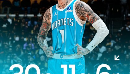 开云官网-美媒批詹皇失误+不回防葬送比赛！近七战场均28+8 名嘴还恶意诋毁？|詹姆斯|湖人|勒布朗·詹姆斯|勒布朗|东契奇_新浪体育_新浪新闻