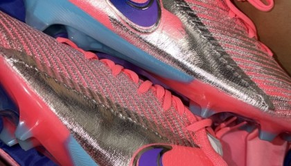 开云APP-了却一桩心愿！索博斯洛伊晒维尼修斯送给自己的专属战靴