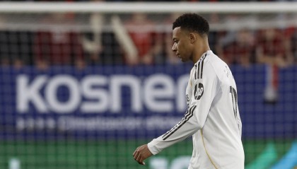 记者：即便受伤无法出战，我不认为姆巴佩在巴黎聚会玩乐是好形象